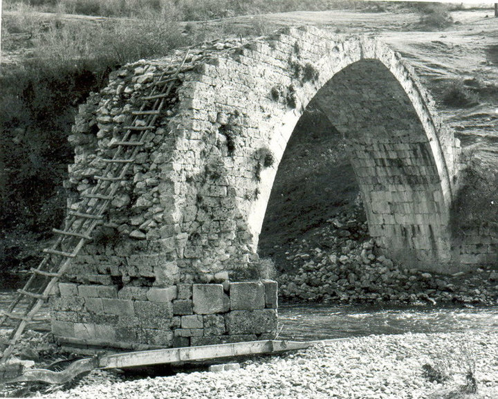 Stari most na reci Uvac