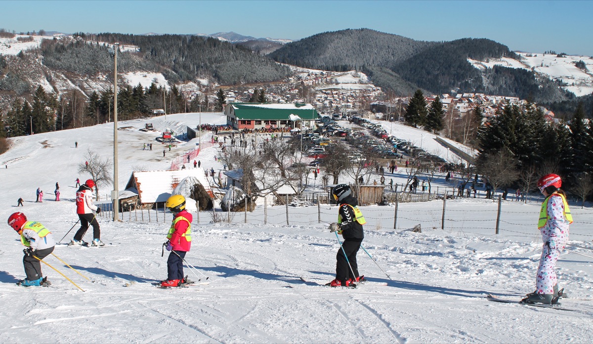 Скијање и сунчање на Златару Фотографисано дана 06. фебруара 2016. године
